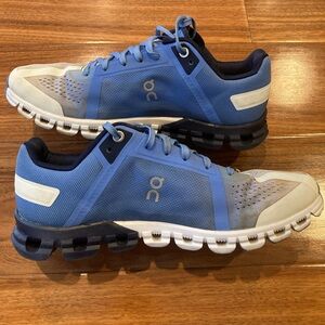 On Cloud  women’s sneaker size 7W Marina/White Cloudflow
